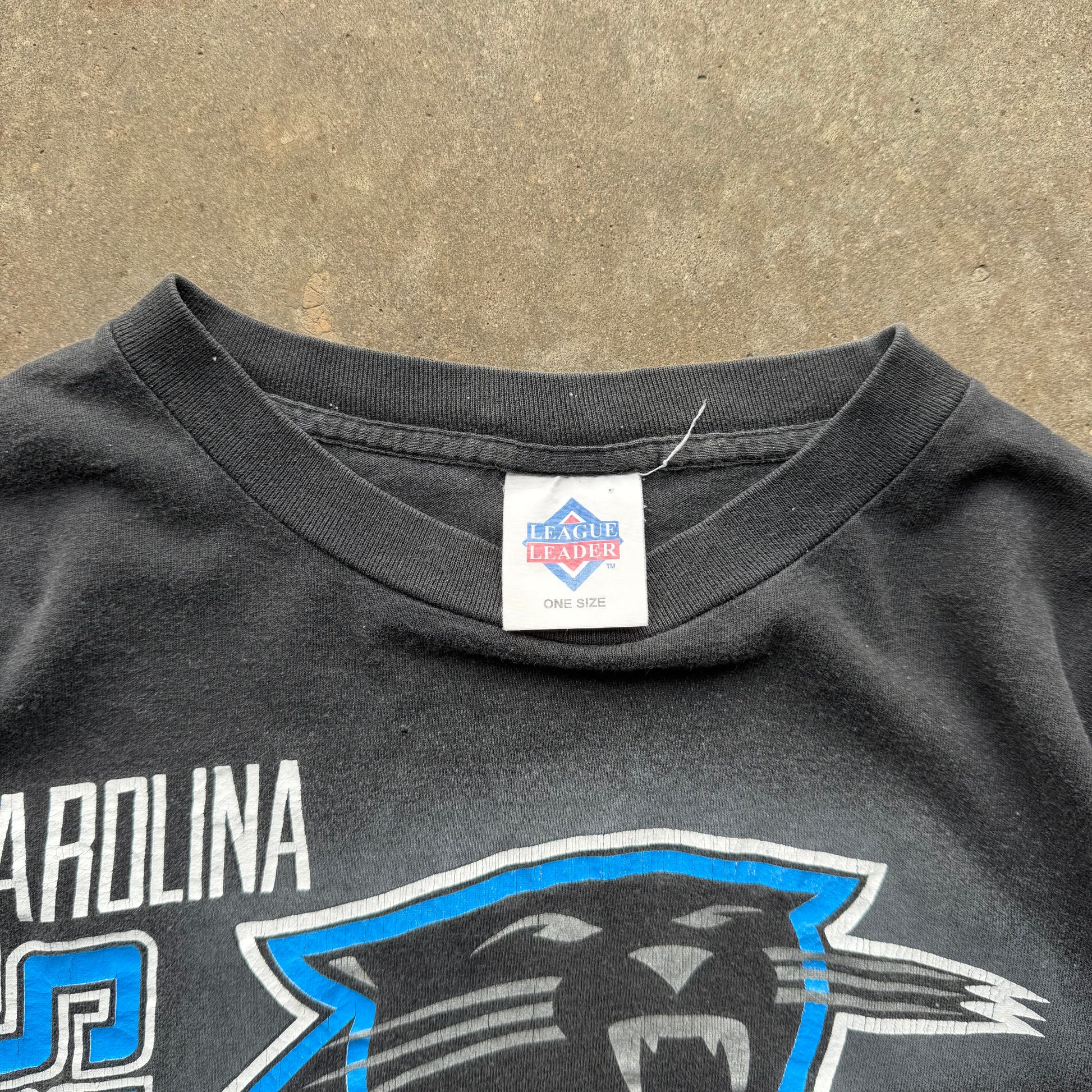 (XL) 90s Carolina Panthers Graphic Tee