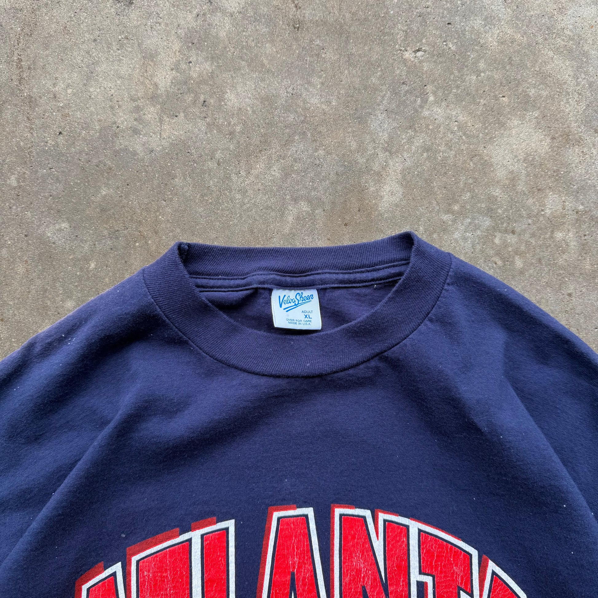 (XL) 90s Atlanta Braves Graphic Tee