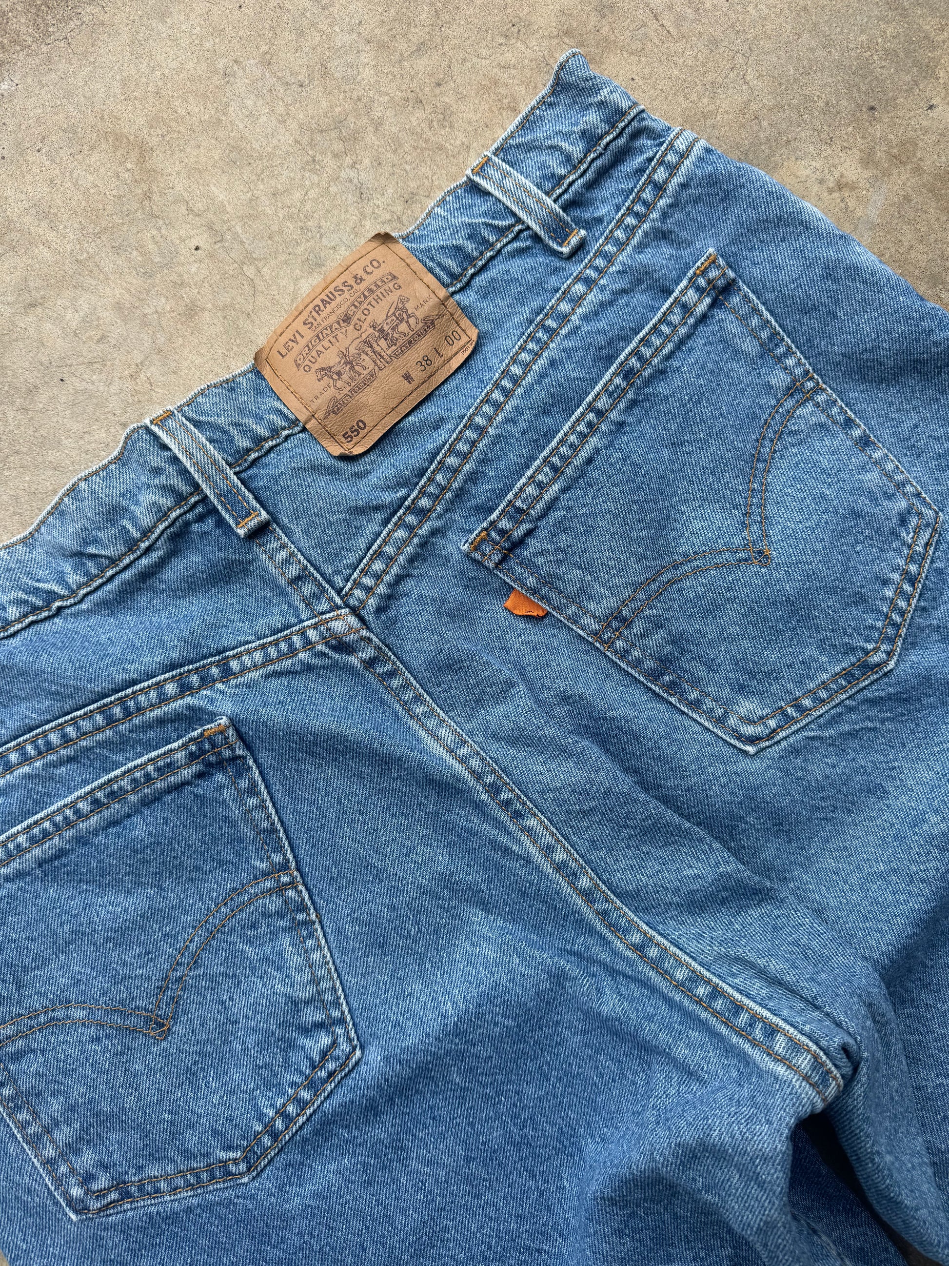 (38') 90s Orange Tab Levi Jorts