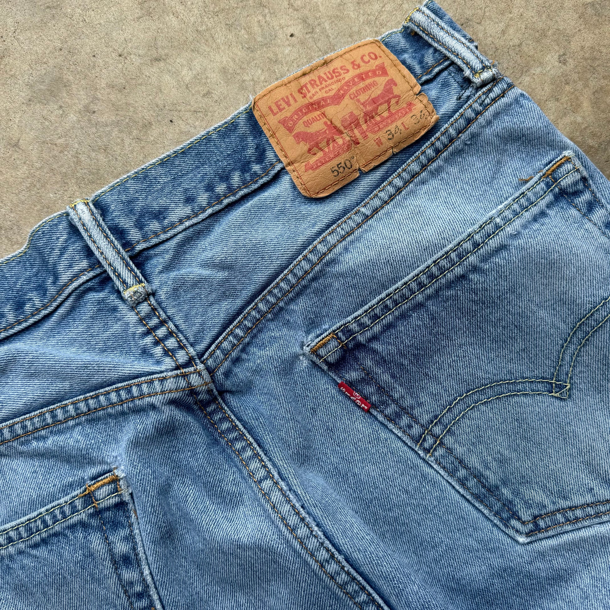 (32') 00s Distressed and Patched Levi Jorts